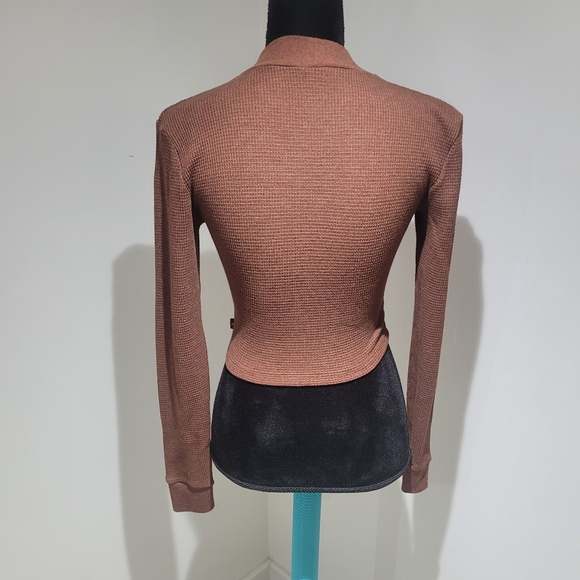 TNA Cropped Mockneck Long Sleeve Cotton Blend Waffle Knit Shirt Size Small Brown - Picture 6 of 10